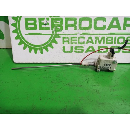 Recambio de motor tapa combustible para audi a6 berlina (4f2) 2.4 referencia OEM IAM 4F0862153A  