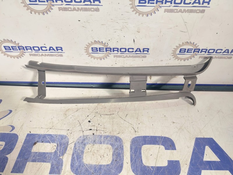 Recambio de moldura interior para ssangyong kyron 2.0 referencia OEM IAM 4937041  