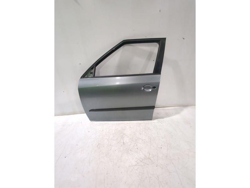 Recambio de puerta delantera izquierda para skoda fabia ii combi (545) 1.2 tsi referencia OEM IAM 5J6831055  