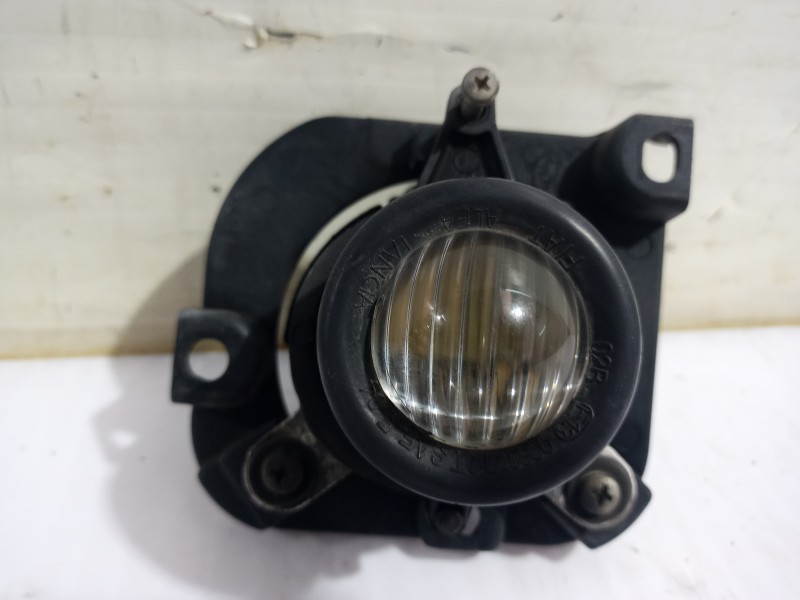 Recambio de faro antiniebla izquierdo para fiat 500 cabrio (150) aniversario referencia OEM IAM 51822889  