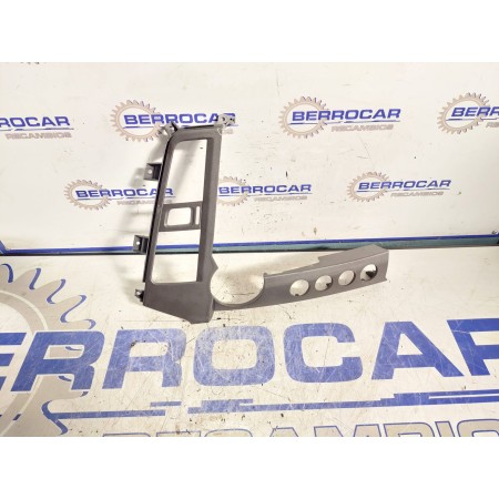 Recambio de moldura para ssangyong kyron 2.0 referencia OEM IAM 7661009000  