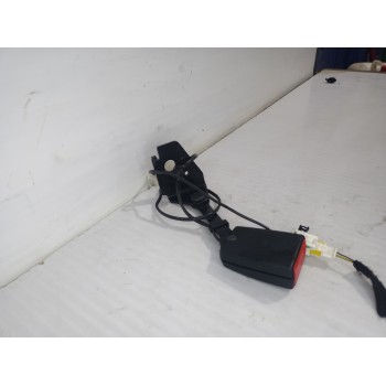 Recambio de enganche cinturon trasero izquierdo para peugeot 3008 style referencia OEM IAM 9681985480  