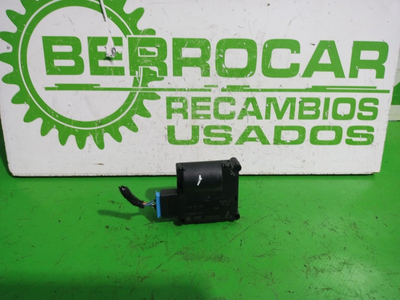 Recambio de motor apertura trampilla para audi a6 berlina (4f2) 2.4 referencia OEM IAM 4F0820511A  