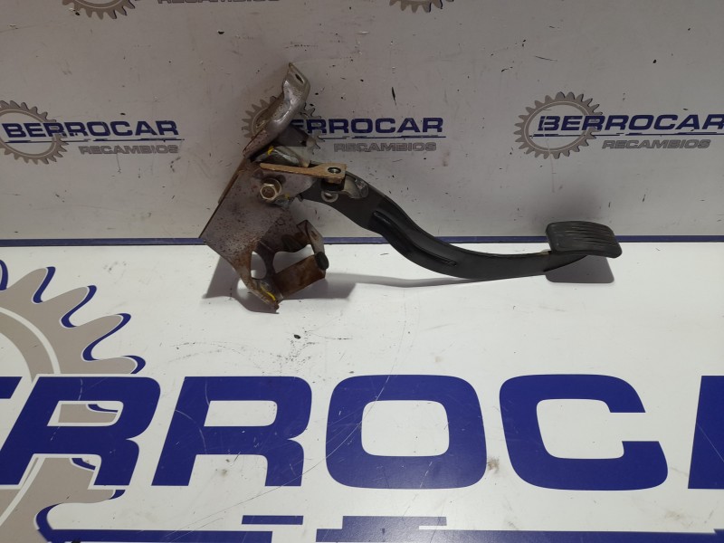 Recambio de pedal embrague para hyundai getz (tb) 1.5 crdi cat referencia OEM IAM 32805-1C011  