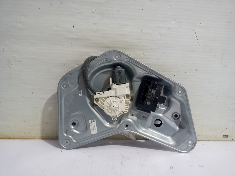 Recambio de elevalunas trasero derecho para skoda yeti active referencia OEM IAM 5L0839402B  