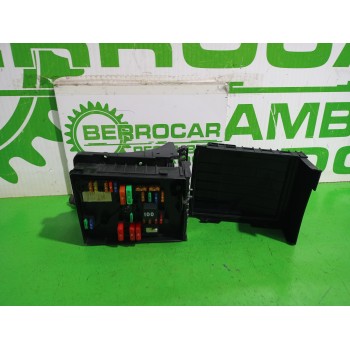 CAJA RELES / FUSIBLES 01718130 