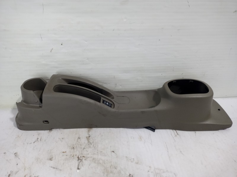 Recambio de apoyabrazos central para nissan micra (k12e) acenta referencia OEM IAM 96910  