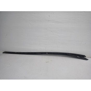 Recambio de moldura delantera derecha para peugeot 3008 style referencia OEM IAM 9682757880  