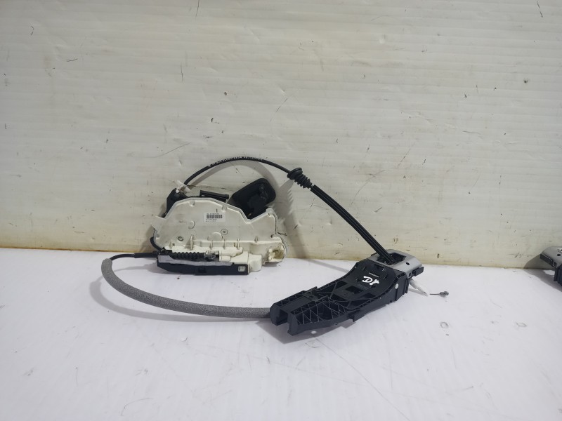 Recambio de cerradura puerta delantera izquierda para skoda yeti active referencia OEM IAM 5E1837015A  