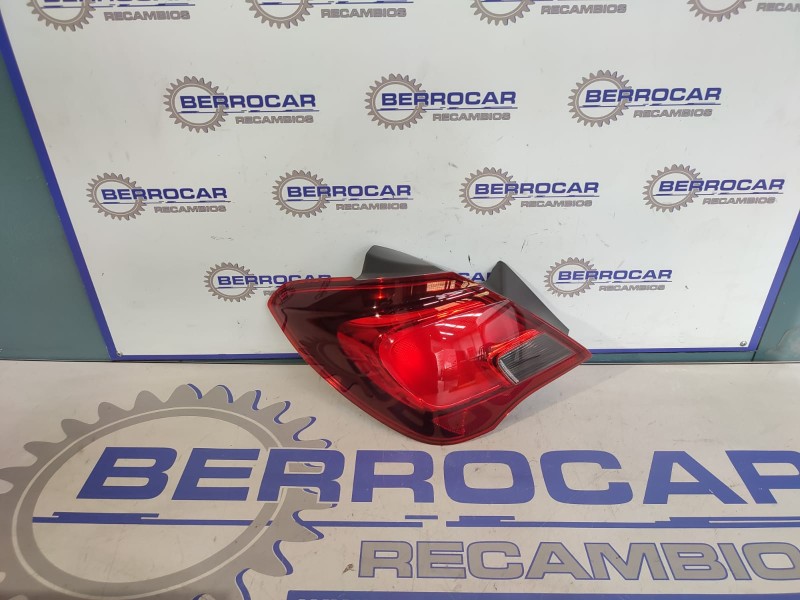 Recambio de piloto trasero izquierdo para opel corsa e referencia OEM IAM 16531511  