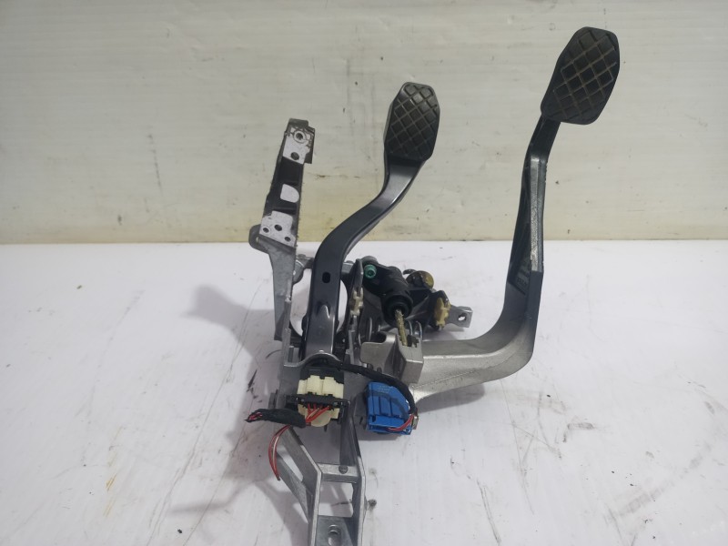 Recambio de pedalera completa para volkswagen passat berlina (3b3) advance referencia OEM IAM 8D1721117P  