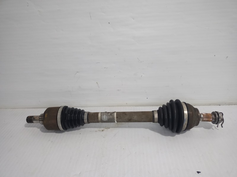 Recambio de transmision delantera izquierda para peugeot 3008 style referencia OEM IAM 9684135380  