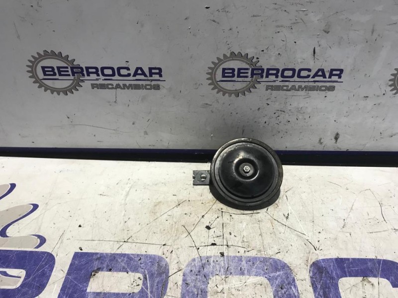 Recambio de claxon para ssangyong kyron 2.0 referencia OEM IAM 28R000033  