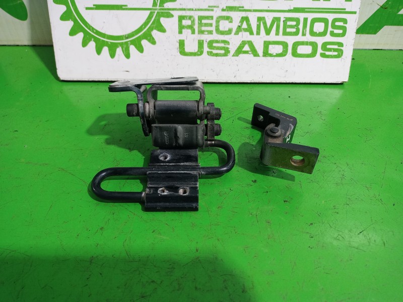 Recambio de bisagra puerta para audi a6 berlina (4f2) 2.4 referencia OEM IAM 8E0833411  