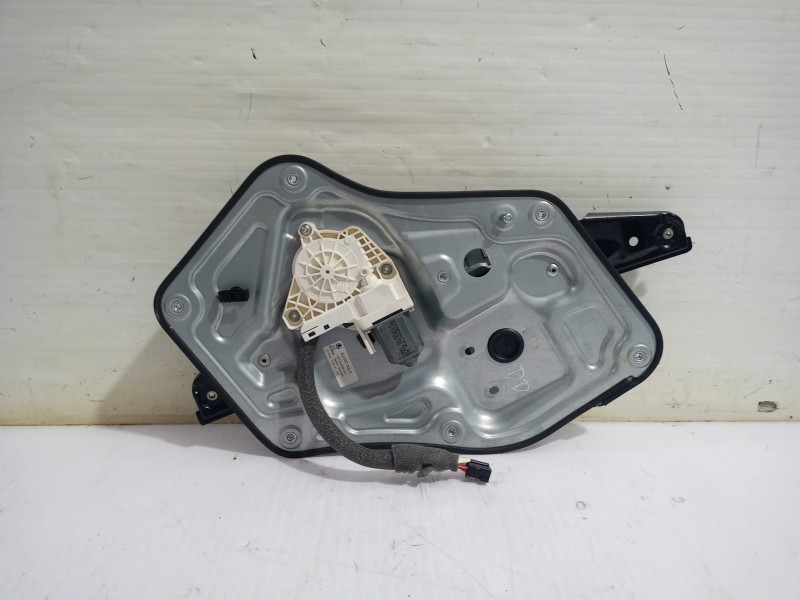 Recambio de elevalunas delantero derecho para skoda yeti active referencia OEM IAM 5L0837402A  