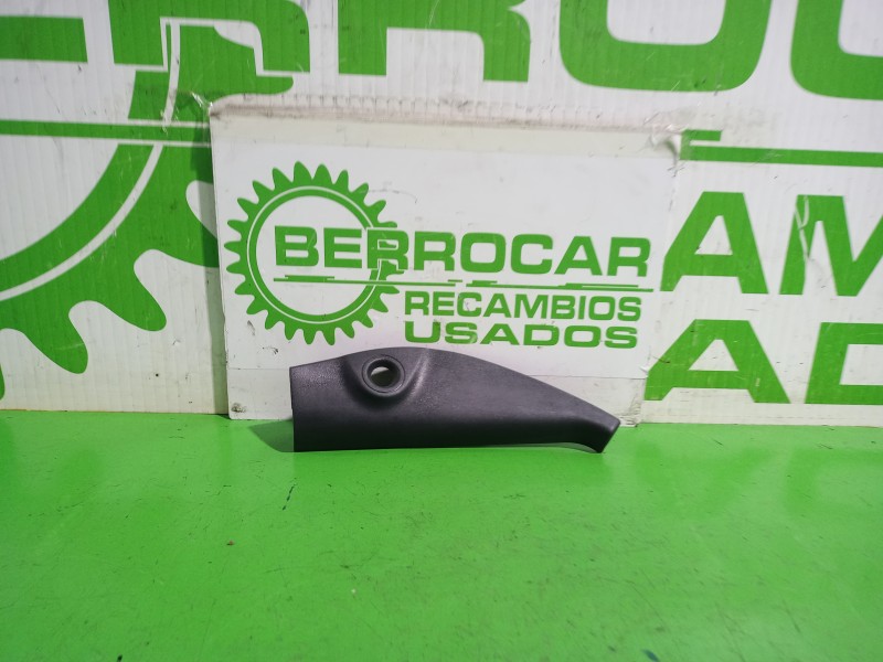 Recambio de moldura para renault kangoo profesional referencia OEM IAM 802924321R  