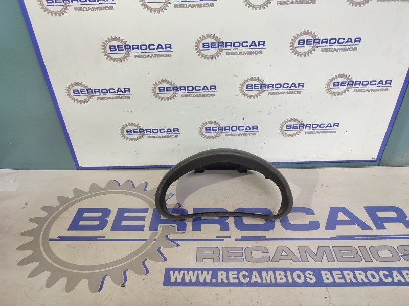 Recambio de moldura interior para peugeot 206 berlina referencia OEM IAM 9624233277  