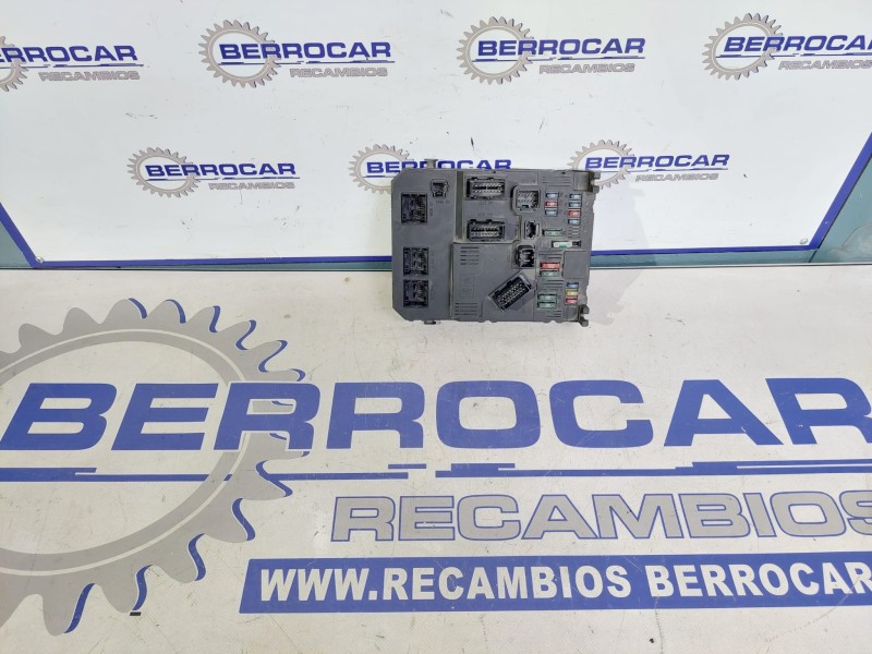 Recambio de caja reles / fusibles para peugeot 206 berlina referencia OEM IAM 9646777380  