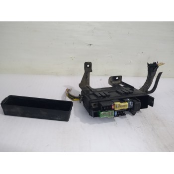 Recambio de caja reles / fusibles para nissan micra (k12e) acenta referencia OEM IAM 72545226  