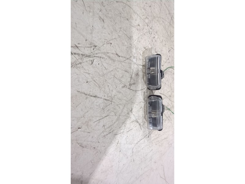 Recambio de piloto matricula para toyota auris (_e15_) 1.6 (zre151_) referencia OEM IAM 812700D120  