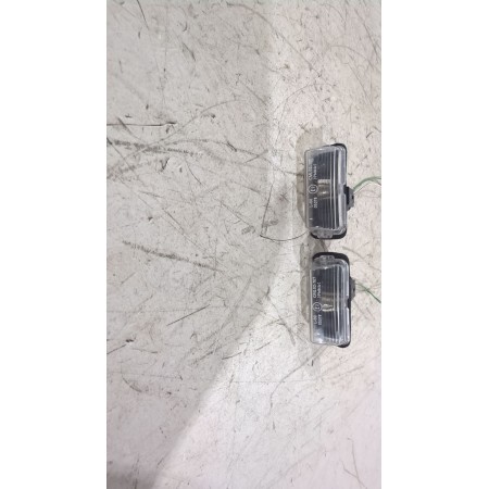 Recambio de piloto matricula para toyota auris (_e15_) 1.6 (zre151_) referencia OEM IAM 812700D120  