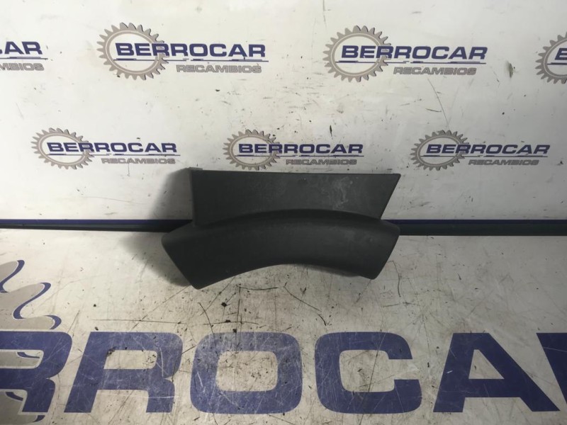 Recambio de recubrimiento columna direccion para renault kangoo 1.5 dci diesel fap referencia OEM IAM 8200454897  