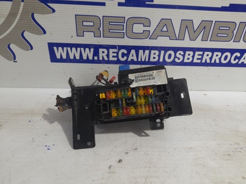 Recambio de caja reles / fusibles para citroën jumpy 1.9 diesel referencia OEM IAM 9635519180  