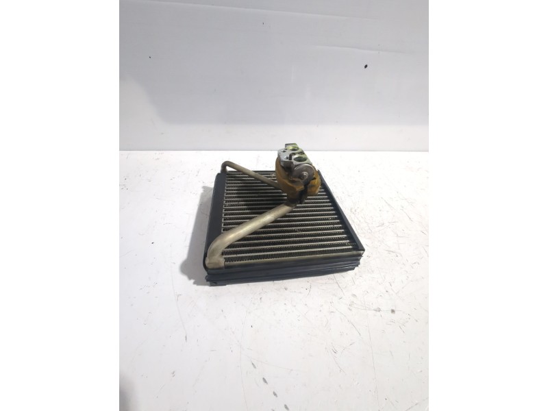 Recambio de evaporador aire acondicionado para volkswagen polo iv (9n_, 9a_) 1.9 sdi referencia OEM IAM B000300  