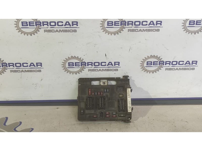 Recambio de caja reles / fusibles para peugeot 206 berlina referencia OEM IAM 9643498980  