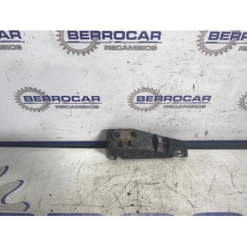 Recambio de soporte para toyota corolla verso (r1) 2.2 d-cat referencia OEM IAM 525620F010  
