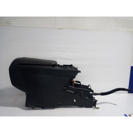 Recambio de consola central para peugeot 3008 style referencia OEM IAM 7591Q2  