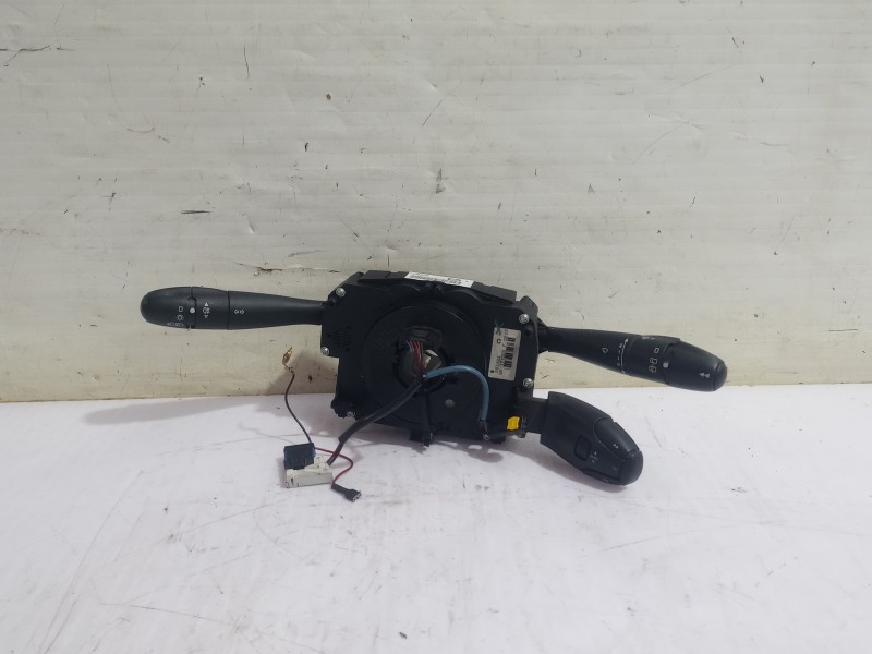 Recambio de mando multifuncion para peugeot 207 confort referencia OEM IAM COM2005  