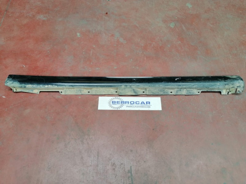 Recambio de estribos laterales para toyota avensis berlina (t25) 1.8 16v cat referencia OEM IAM 75851 05010  