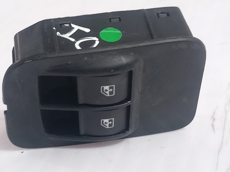 Recambio de mando elevalunas delantero izquierdo para peugeot bipper tepee basis referencia OEM IAM 6490G8  