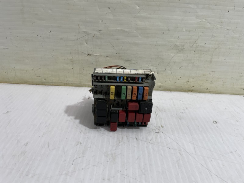 Recambio de caja reles / fusibles para fiat 500 cabrio (150) aniversario referencia OEM IAM 51781452  