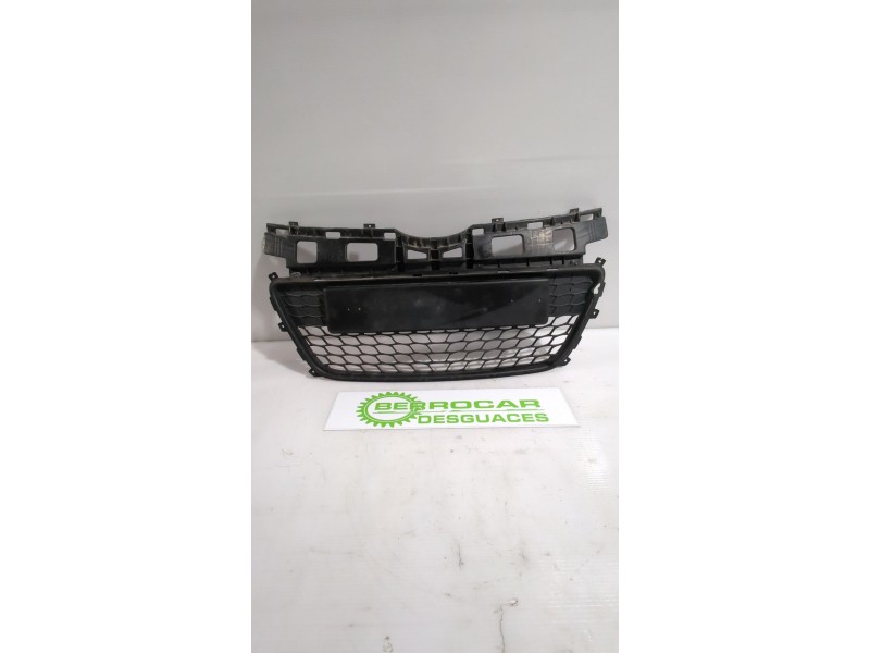 Recambio de rejilla paragolpes delantero para hyundai i30 (fd) 1.6 crdi referencia OEM IAM 865612R000  