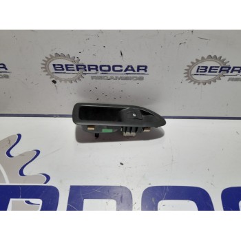 MANDO ELEVALUNAS TRASERO DERECHO 8200317494 