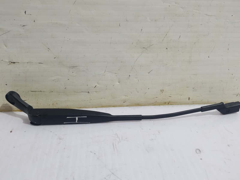 Recambio de brazo limpia delantero izquierdo para fiat 500 cabrio (150) aniversario referencia OEM IAM 312GSX  