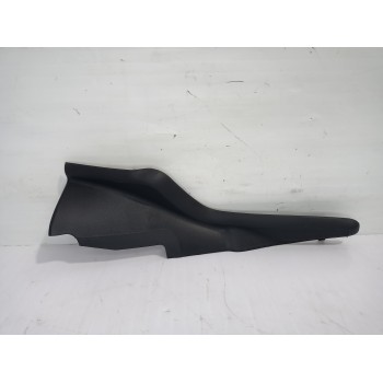 Recambio de moldura para renault kangoo expression referencia OEM IAM 8200439447  