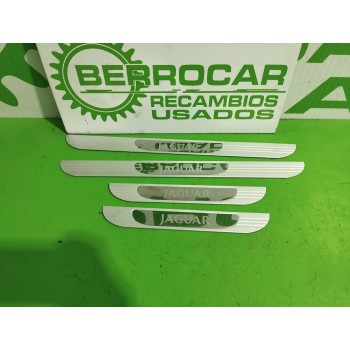 EMBELLECEDOR INTERIOR 1R8313244 