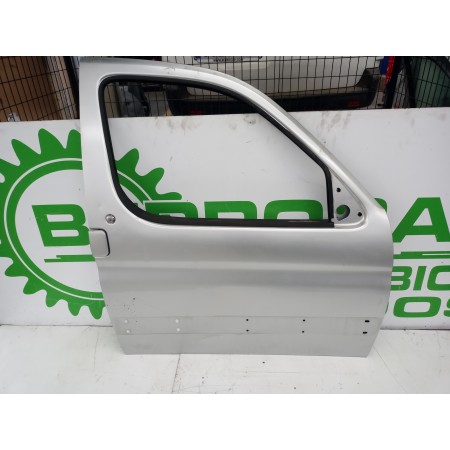 Recambio de puerta delantera derecha para peugeot partner (s1) 2.0 hdi cat referencia OEM IAM 9004W2  