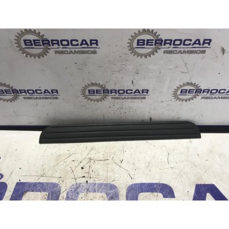 Recambio de moldura lateral para toyota rav 4 2.2 d-4d cat referencia OEM IAM 6791142030  