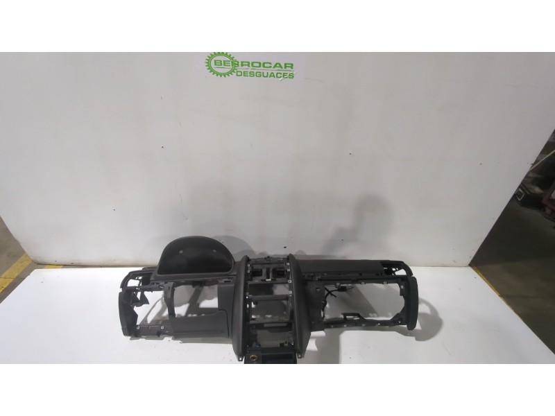 Recambio de salpicadero para peugeot 407 (6d_) 1.6 hdi 110 (6d9hzc, 6d9hyc) referencia OEM IAM 8211HW  
