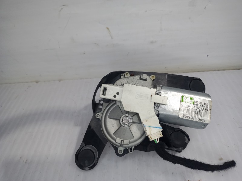 Recambio de motor limpia trasero para peugeot 3008 style referencia OEM IAM 9680477480  