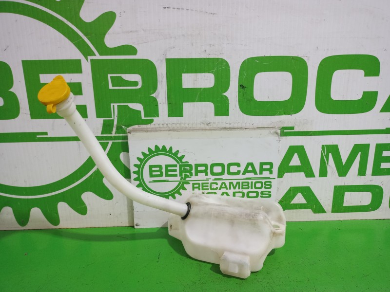 Recambio de deposito limpia para renault kangoo profesional referencia OEM IAM 8200431475  