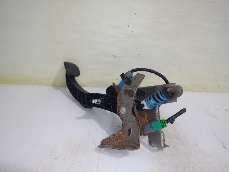 Recambio de pedal embrague para renault scenic ii authentique referencia OEM IAM 8200703547  
