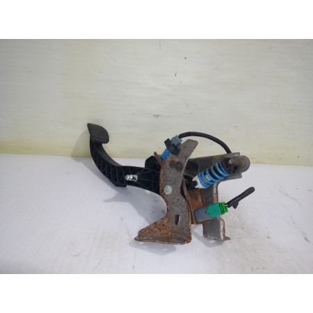 Recambio de pedal embrague para renault scenic ii authentique referencia OEM IAM 8200703547  