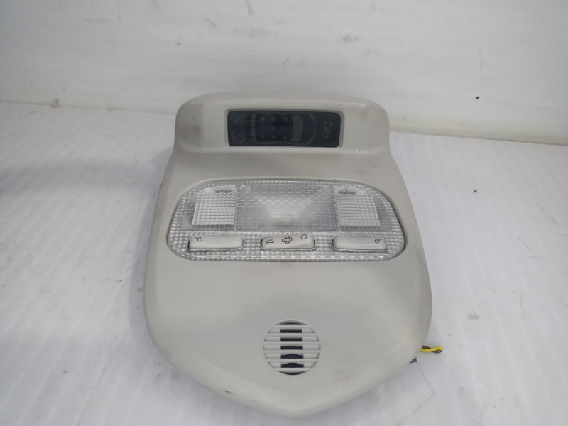 Recambio de luz interior para peugeot 3008 style referencia OEM IAM 9681370177  