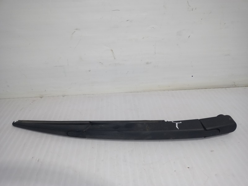 Recambio de brazo limpia trasero para peugeot 3008 style referencia OEM IAM 6429EP  