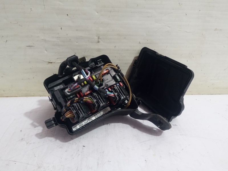 Recambio de caja reles / fusibles para peugeot 207 confort referencia OEM IAM 9664997880  